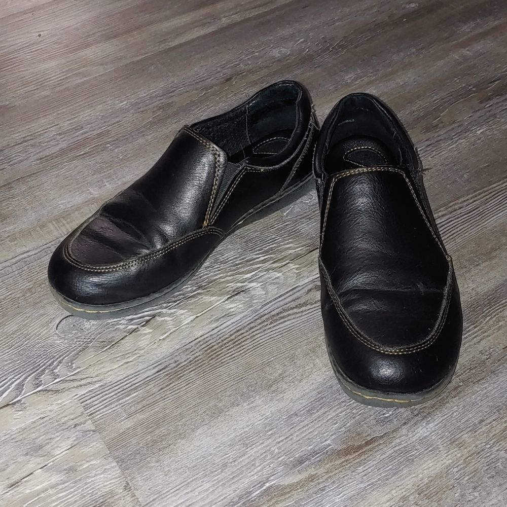 B.O.C. black slip on shoes Sz 7.5 EUC